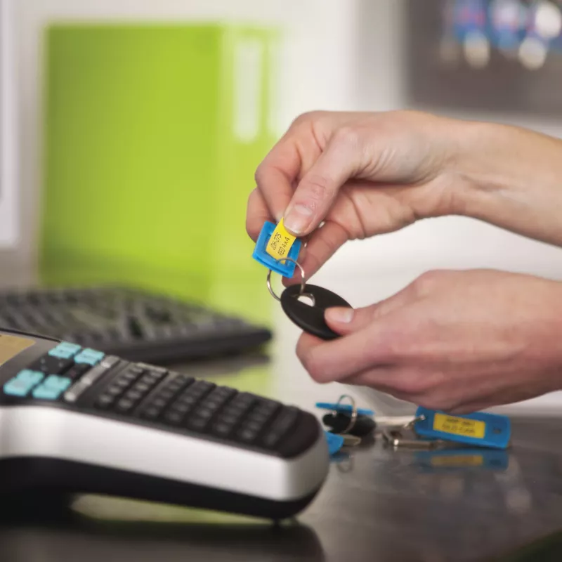 DYMO LabelManager 420P set stampante etichette ad alte prestazioni con batteria e portatile | tastiera ABC con 4 rotoli di etichette D1 e valigetta