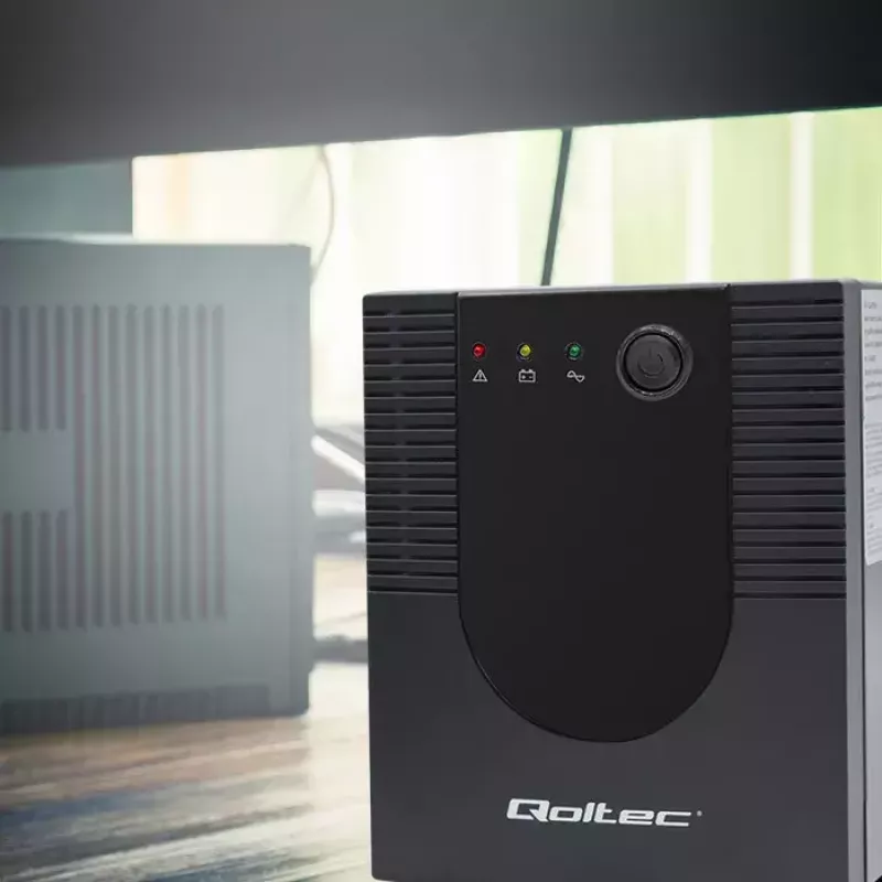 UPS Qoltec 53776 Line-Interactive 1,5 kVA 900 W 4 uscite AC