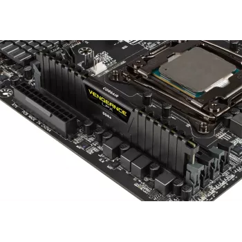 Memoria CORSAIR 32GB DDR4 2666MHz kit 4 DIMM C16 Vengeance Low Profilex kit di memoria