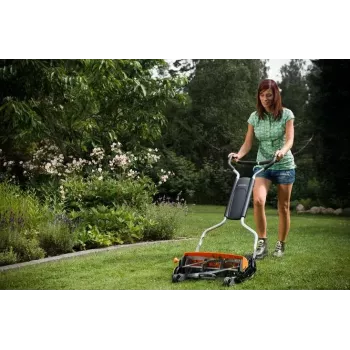 Tosaerba elicoidale manuale Fiskars 113880 larghezza di taglio 116,8 cm