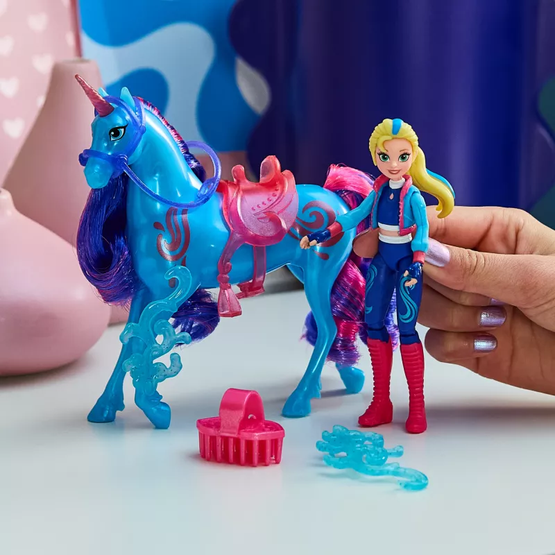 Statua giocattolo Spin Master Unicorn Academy Isabel con criniera e coda vere e spazzola