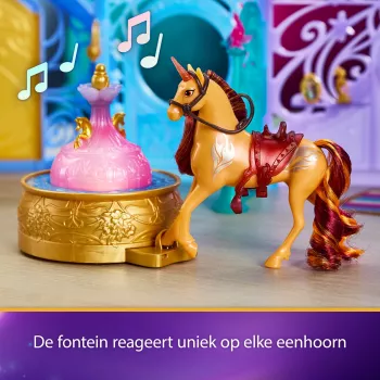 Set di gioco Spin Master Unicorn Academy stalla con fontana, effetti luce e suono