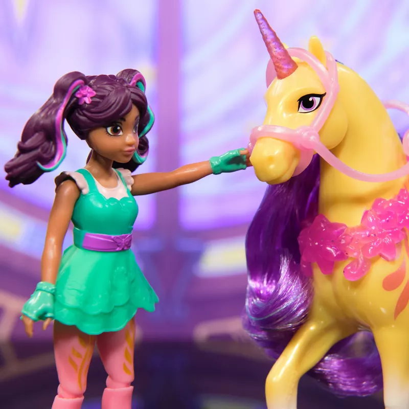 Spin Master Unicorn Academy set di personaggi Ava e unicorno Leaf con vera criniera, coda e spazzola, da 4 anni