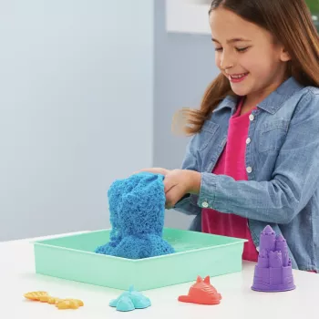 Kinetic Sand, set sabbiera, regali creativi di Pasqua, include 1 lb di sabbia modellabile blu, 4 strumenti e stampi, contenitore, giocattolo sensoriale per bambini da 3 anni
