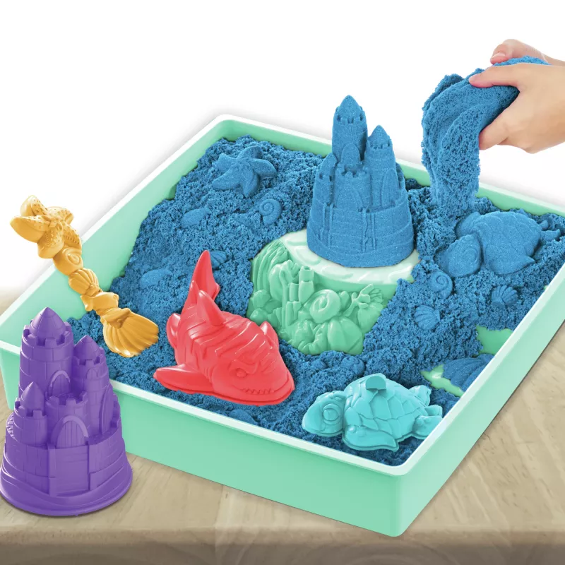 Kinetic Sand, set sabbiera, regali creativi di Pasqua, include 1 lb di sabbia modellabile blu, 4 strumenti e stampi, contenitore, giocattolo sensoriale per bambini da 3 anni