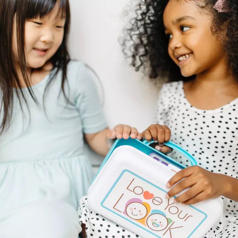 Melissa & Doug Love Your Look set trucco per giocare – 16 pezzi per gioco di ruolo pulito (NON CONTIENE COSMETICI REALI)