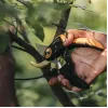Cesoia da giardino Fiskars Plus PowerLever P721 — cesoia a incudine per rami e steli