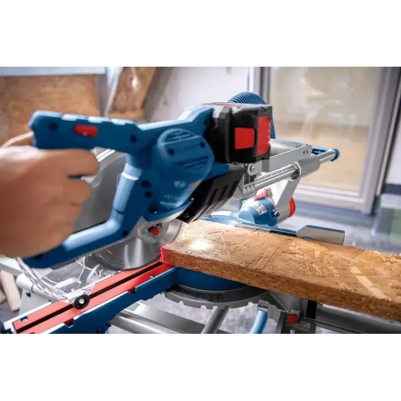 Bosch GCM 18V-216 D Professional troncatrice a batteria, 5000 giri/min