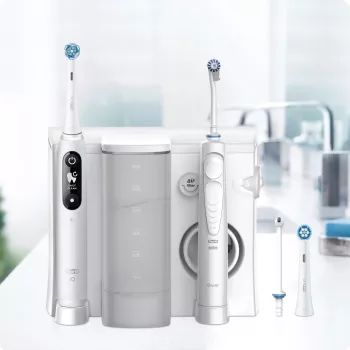 Spazzolino elettrico rotante-oszillante Oral-B iO6 White adulti batteria ricaricabile 2 testine