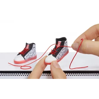 Miniverse Make It Mini Sneakers in PDQ, 8 anni, multicolore, plastica