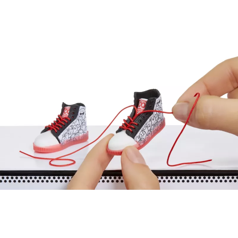 Miniverse Make It Mini Sneakers in PDQ, 8 anni, multicolore, plastica