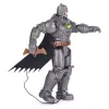 Spin Master Batman 30 cm Deluxe action figure con funzione colpo e lancio, 5 accessori, effetti luminosi e sonori, da 4 anni