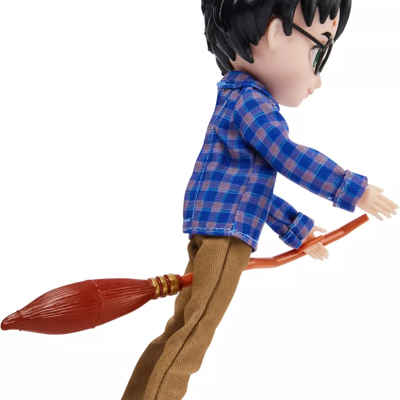 Wizarding World Harry Potter, set regalo bambola Harry Potter 8 inch con mantello mimetico e 5 accessori per bambole, giocattolo per bambini da 6 anni