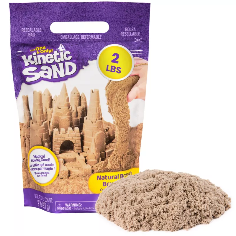 Kinetic Sand, 2 lb sabbia da gioco marrone, giocattolo sensoriale modellabile per bambini, sacchetto richiudibile (confezione può variare), per bambini dai 3 anni