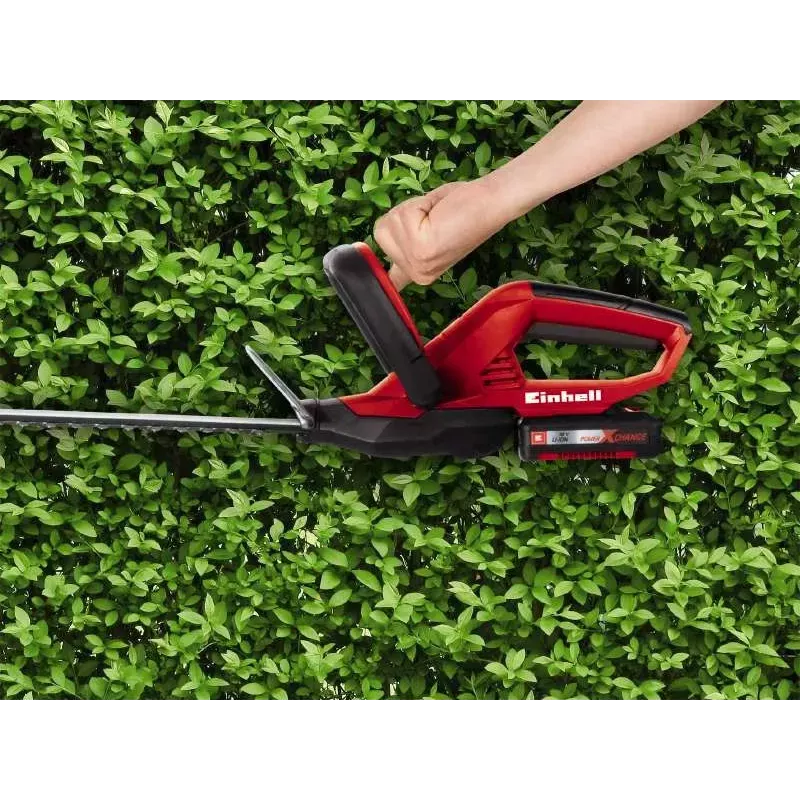 Einhell GE-CH 1846 Li Kit tagliasiepi a batteria, 18 V, batteria agli ioni di litio 2,0 Ah, doppia lama, lunghezza di taglio 52 cm, rosso/nero