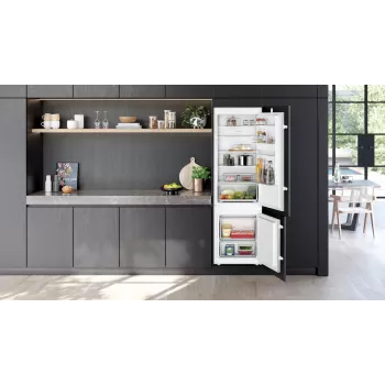 Siemens iQ100 KI87VNSE0 frigorifero combinato incasso 270 L bianco