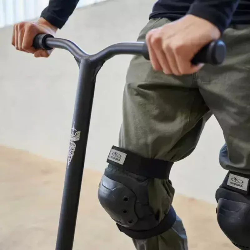 Set di protezione HUDORA 83058 nero per tutte le età