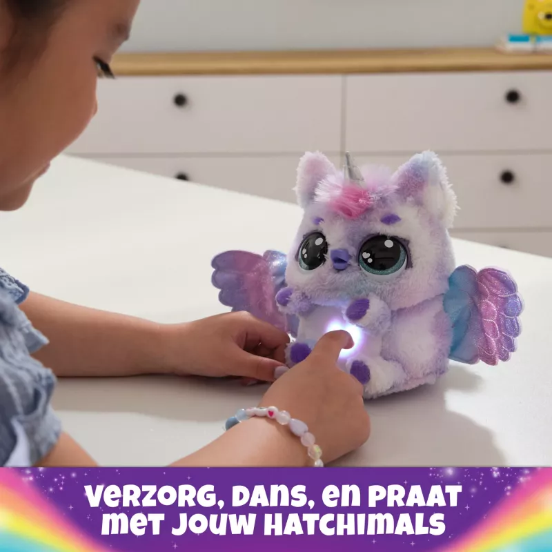 Hatchimals Alive Mystery Hatch Pufficorn Spinmaster batteria AA rosa bianco
