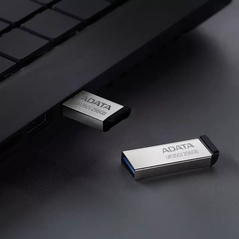 ADATA UR350 chiavetta USB 256 GB USB Type-A 3.2 Gen 1 (3.1 Gen 1) nero, argento