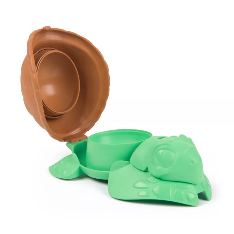 Kinetic Sand, Project Planet Turtle Beach con 397g di sabbia da gioco, strumenti e stampi, materiali sostenibili ed ecologici, giocattolo sensoriale per bambini