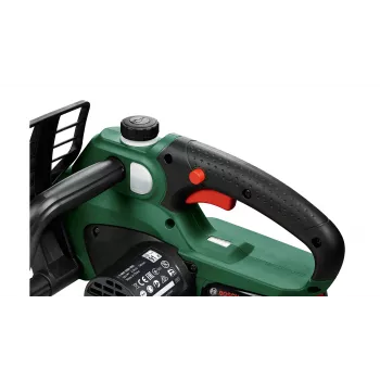 Motosega a batteria Bosch UniversalChain 18 — barra 13,5 cm, lunghezza di taglio 20 cm, batteria 2,5 Ah, 3 kg