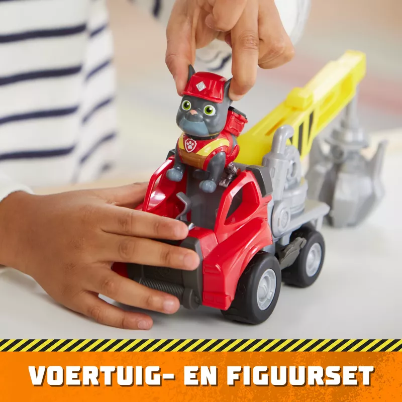 Rubble & Crew, camion giocattolo gru con pinza Charger con parti mobili e una action figure da collezione, giocattolo per bambini da 3 anni