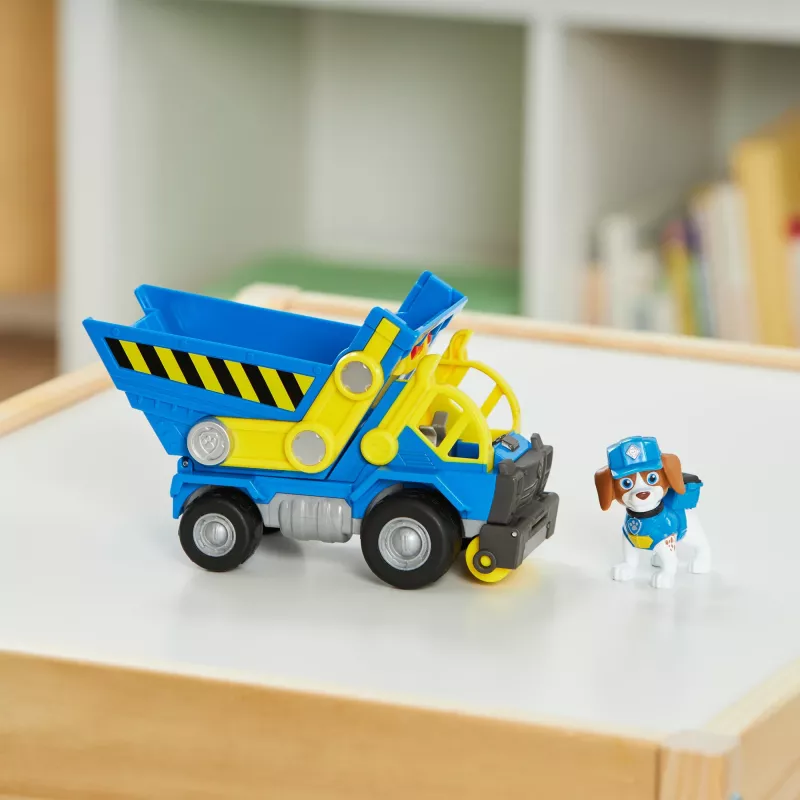 Rubble & Crew, camion giocattolo ribaltabile di Wheeler con parti mobili e una figura da collezione, giocattolo per bambini da 3 anni