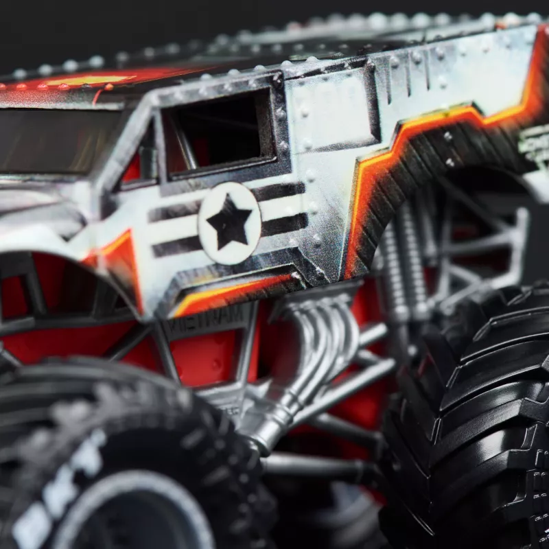 Monster Jam, Marvel Iron Man Vs. War Machine monster truck in metallo pressofuso ufficiale, scala 1:64, giocattolo per bambini e bambine da 3 anni