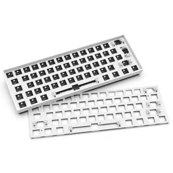 Tastiera compatta 60% con filo Sharkoon SKILLER SGK50 S4 — layout QWERTZ, illuminazione RGB, USB, cavo 1,5 m, bianco