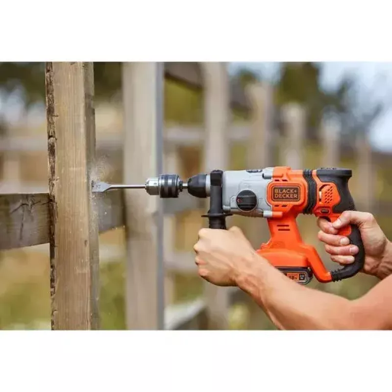 Trapano Black & Decker BCD900B-XJ