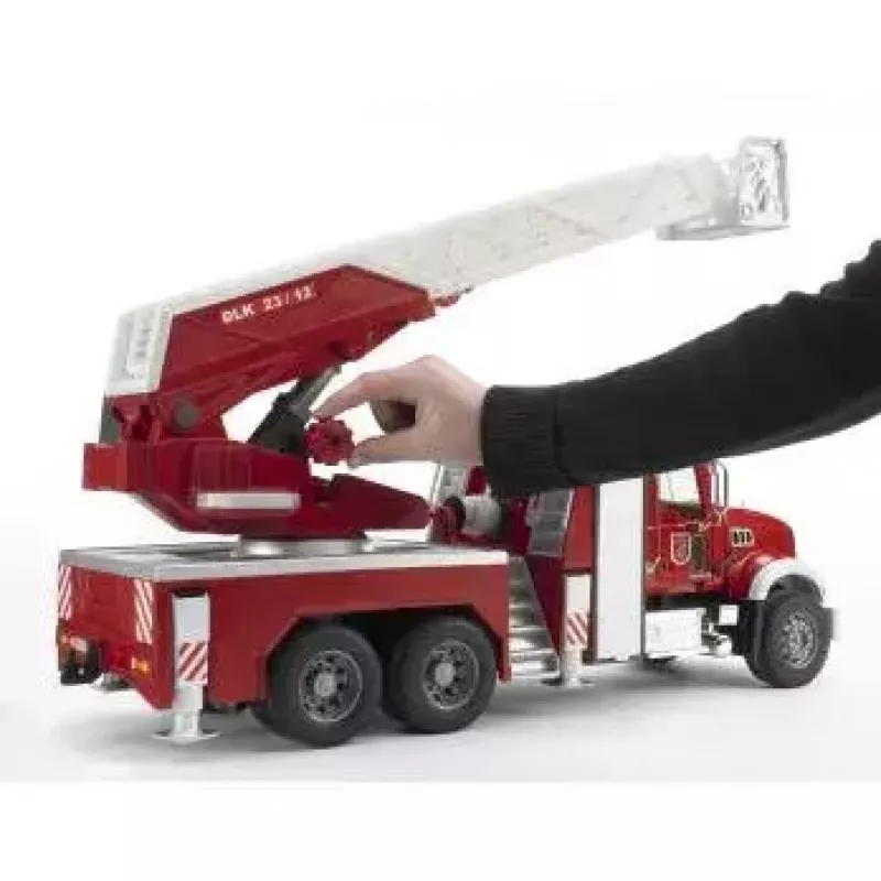 Vigili del fuoco BRUDER MACK Granite con pompa dell'acqua