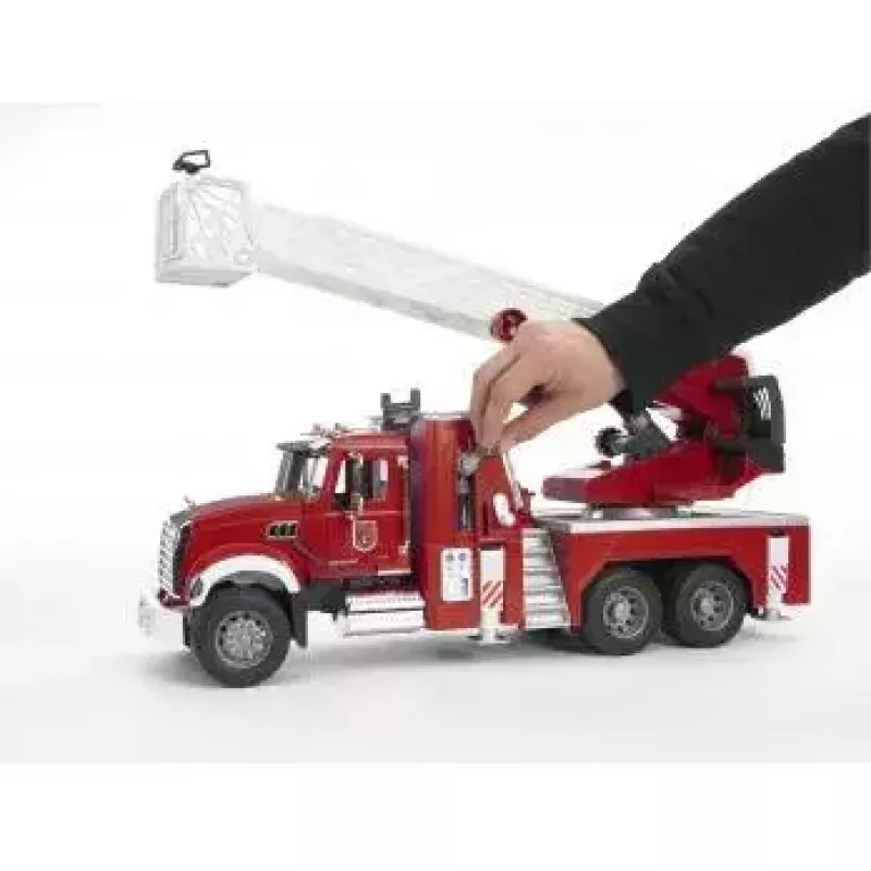 Vigili del fuoco BRUDER MACK Granite con pompa dell'acqua