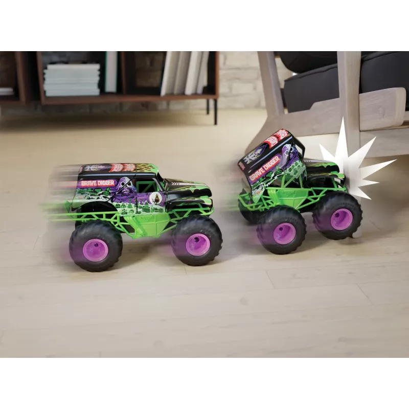 Monster Jam, veicolo radiocomandato ufficiale Smash & Bash Grave Digger per interni ed esterni, monster truck riparabile in scala 1:15, giocattolo per bambini e bambine da 4 anni