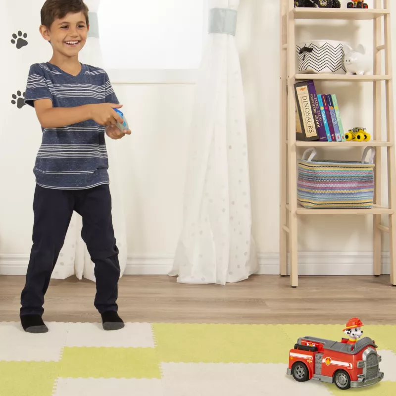 PAW Patrol, Marshall camion dei pompieri radiocomandato con sterzo a 2 vie, per bambini dai 3 anni