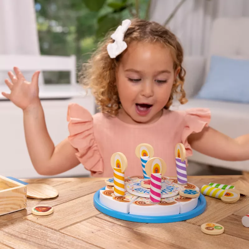 Melissa & Doug torta di compleanno – cibo giocattolo in legno con decorazioni da mescolare e 7 candeline