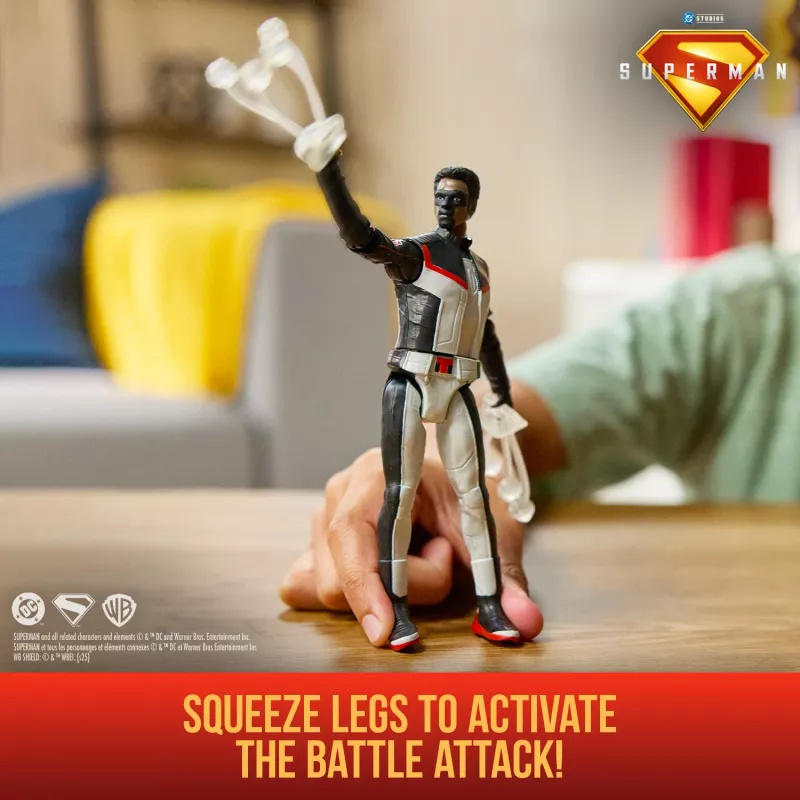 DC Comics, SUPERMAN, Mr. Terrific, action figure Epic Strike, 15 cm, design autentico del film, include 2 accessori, giocattolo per bambini e bambine da 4 anni