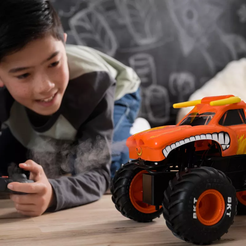 Monster Jam , El Toro Loco RC Monster Truck con effetti fumo Atomizer, scala 1:15, giocattolo per bambini e bambine da 3 anni