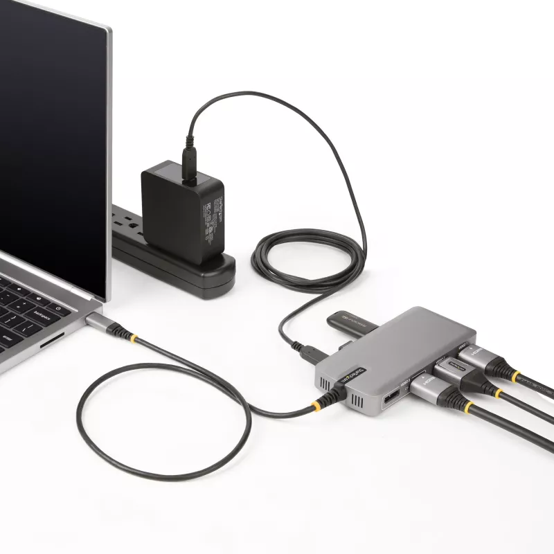 StarTech.com adattatore multiporta USB-C triple monitor, doppio 4K 60Hz + 4K 30Hz HDMI & DisplayPort, hub USB a 3 porte 10Gbps, 100W PD pass-through, GbE, travel dock, Windows & ChromeOS