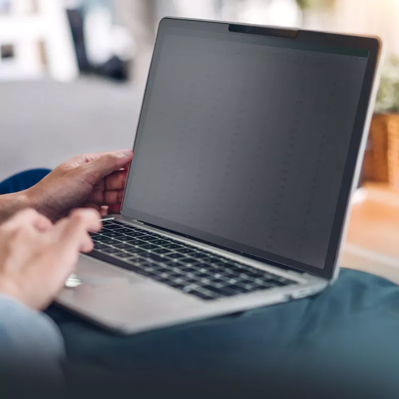 StarTech.com pellicola privacy per Surface Laptop / Surface Book 13,5 inch, filtro privacy antiriflesso con riduzione della luce blu del 51%, protezione schermo monitor con angolo di visuale ±30°, superficie opaca