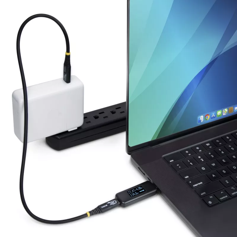StarTech.com Tester di alimentazione USB-C, multimetro digitale, misuratore di tensione e corrente bidirezionale, fino a 240W PD EPR, tester portatile per prestazioni di cavi e porte USB-C