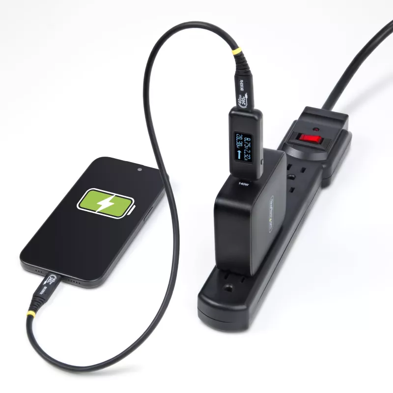 StarTech.com Tester di alimentazione USB-C, multimetro digitale, misuratore di tensione e corrente bidirezionale, fino a 240W PD EPR, tester portatile per prestazioni di cavi e porte USB-C