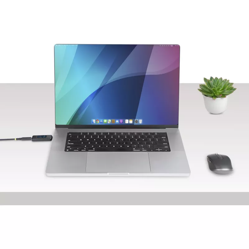 StarTech.com Tester di alimentazione USB-C, multimetro digitale, misuratore di tensione e corrente bidirezionale, fino a 240W PD EPR, tester portatile per prestazioni di cavi e porte USB-C
