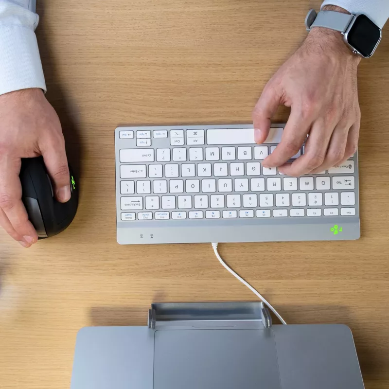 Tastiera ergonomica R-Go Tools R-Go Compact Break, tastiera compatta con software per pause, QWERTY (US), con filo, bianco