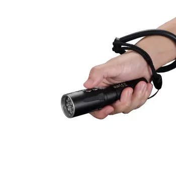 Torcia portatile Nitecore DL20 LED 1000 lm, 9 h di autonomia, nera, 135,5 g