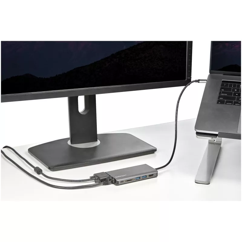 StarTech.com Adattatore multiporta USB-C – mini dock da viaggio USB-C con HDMI 4K o VGA 1080p – hub 3x USB 3.0, SD, GbE, audio, PD 100W pass-through – docking station portatile per laptop/tablet