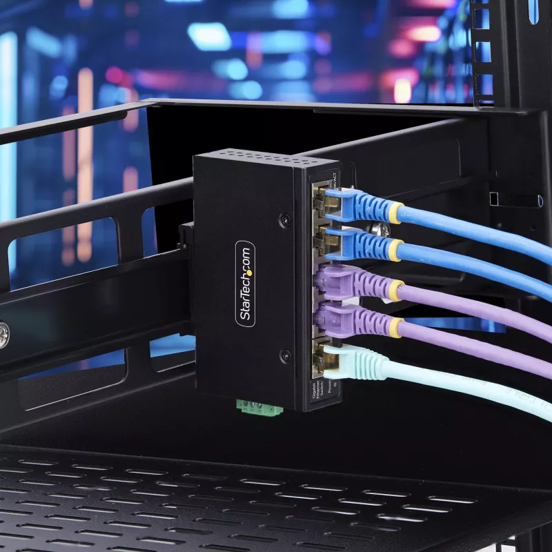 StarTech.com I51G-ETHERNET-SWITCH switch Gigabit Ethernet industriale non gestito a 5 porte, 10/100/1000, guida DIN/montaggio a parete, IP30, da -40 a 75 °C (-40–167 °F), DC, TAA
