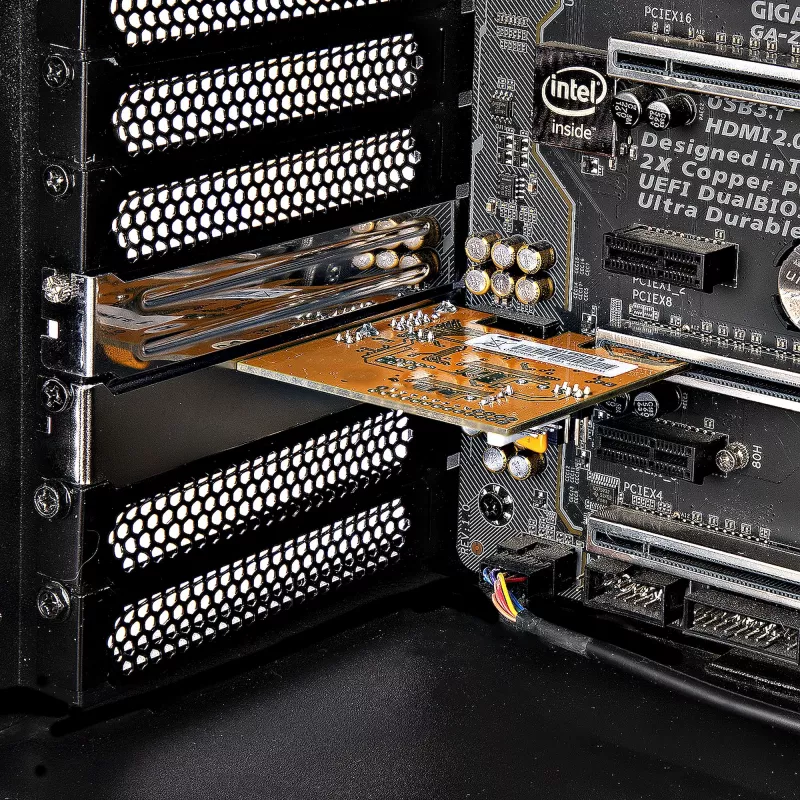 Scheda seriale PCI Express StarTech.com, scheda interfaccia seriale PCIe a RS232 (DB9), scheda seriale PC con UART 16C1050, staffe standard o low-profile, COM retention, Windows e Linux