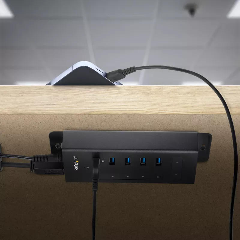 StarTech.com HB30C5A2CST hub USB 3.0 a 7 porte, da USB-C a 5x USB-A e 2x USB-C, porta di ricarica rapida, industriale, in metallo