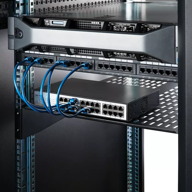 StarTech.com CABSHELF22V ripiano fisso ventilato 2U per rack server, 19″, profondità 22″ (55,9 cm), fino a 22 kg, acciaio, nero