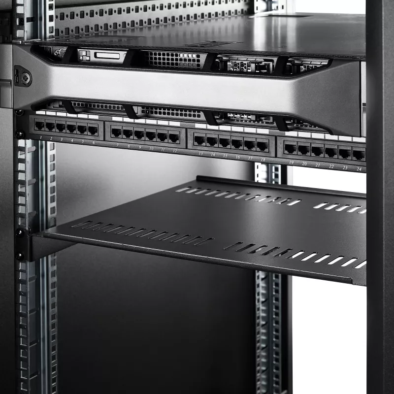 StarTech.com ripiano rack server 1U – vassoio a sbalzo universale ventilato per rack e armadio apparecchiature di rete 19 pollici – acciaio ad alta portata – capacità 44lb/20kg – ripiano profondo 16 pollici, nero
